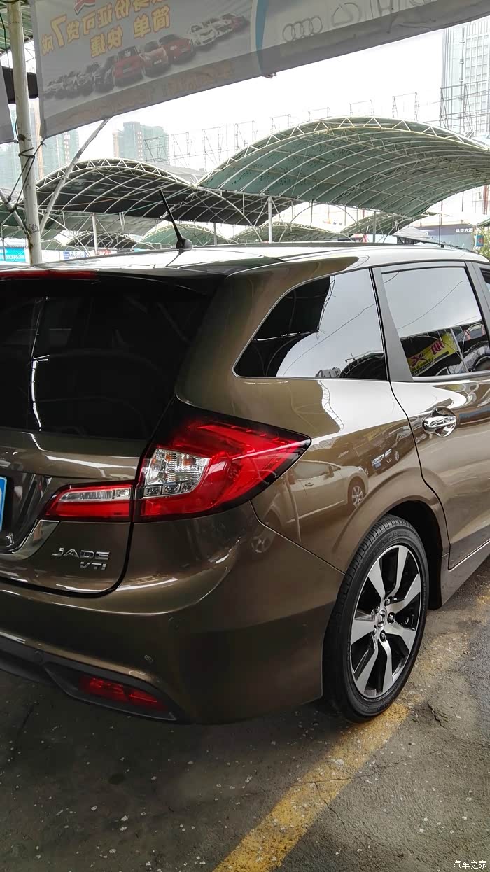 昨天提了一辆14年马德里金色的杰德顶配