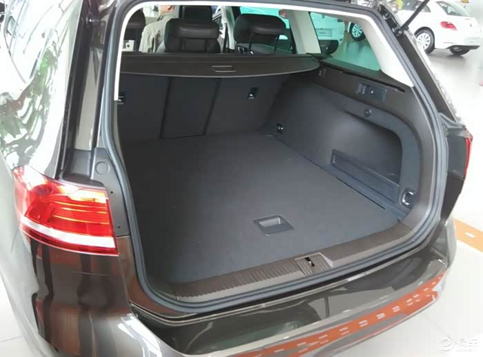 试驾有文艺范的蔚揽旅行车!