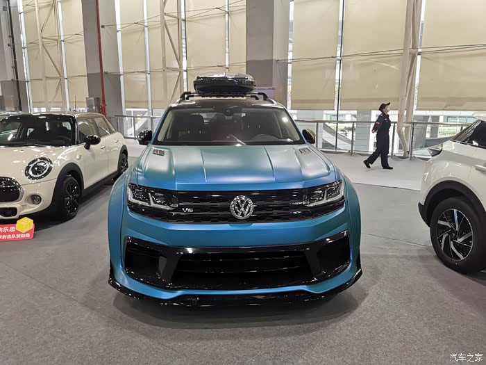 改装版途昂x,所有宽体?包围都手手工打造,颜值在线.