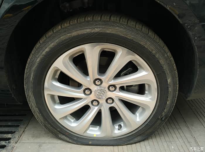 18寸轮胎别克个坑货