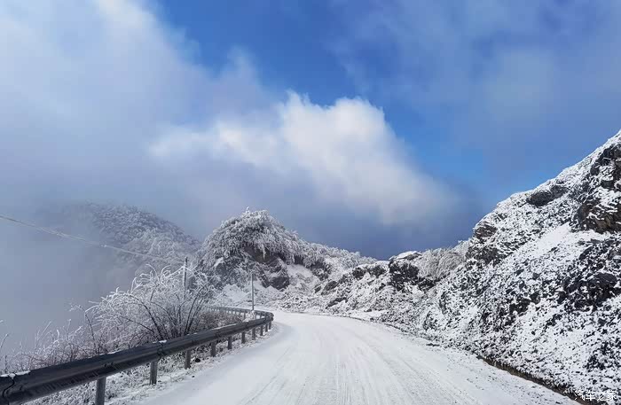 无论高山与平地无论严寒和酷暑我的劲炫从不掉链子