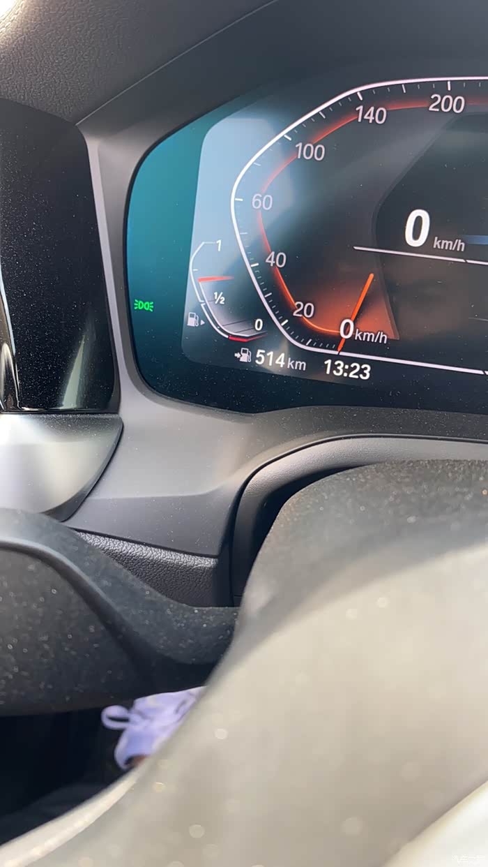 请问大佬示宽灯怎么关.