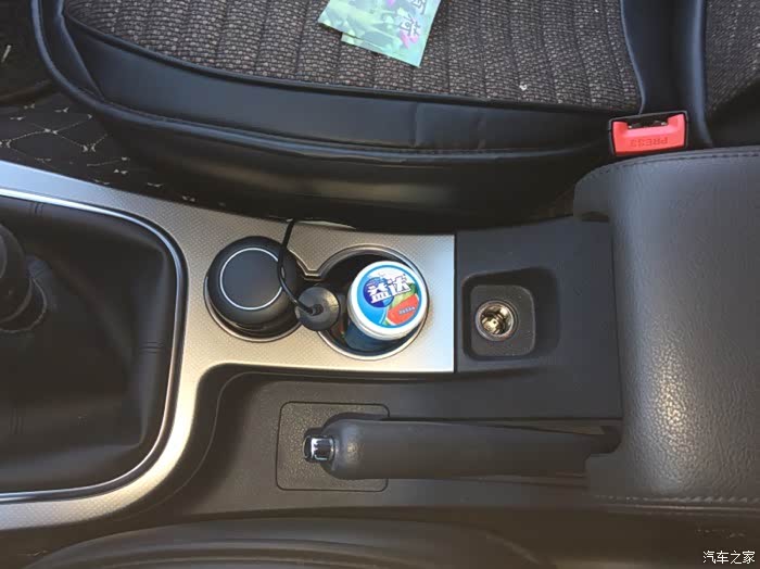 点烟器的设计感觉不和理,为啥要有电呢熄火以后也有电,行车记录仪总是