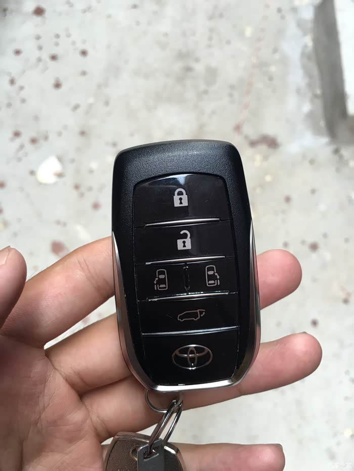 埃尔法尊贵前来报道