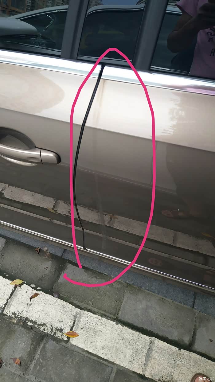 雨渍这样算正常吗?2017款速腾