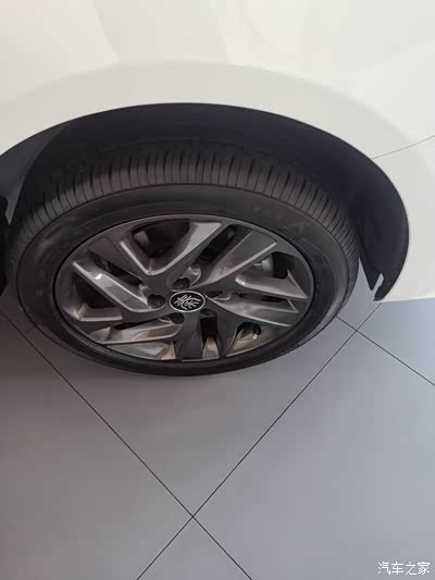 现在的车龙骨做的都挺漂亮的,这款烟熏是的龙骨,更符合当下的一个审美