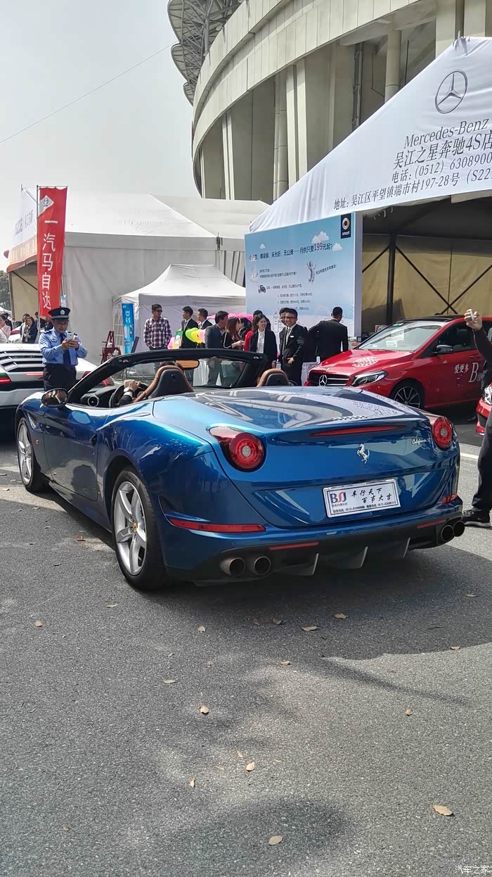 无锡长安车友会看豪车闲逛广电第九届车展开幕式