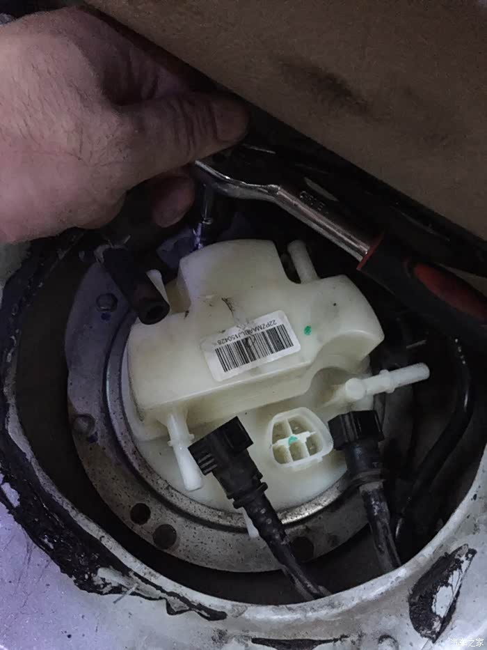 【图】换过汽油泵的进来看看这是啥回事_长城c30论坛_汽车之家论坛