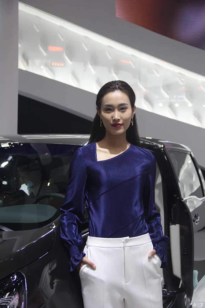 打卡广州车展带你一起去别克汽车展台看模特