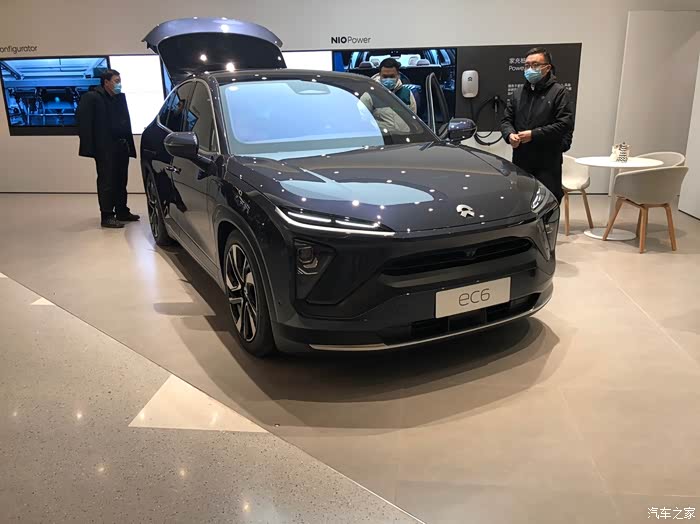 有没有南极星蓝的实车图?顺便请教几个问题.