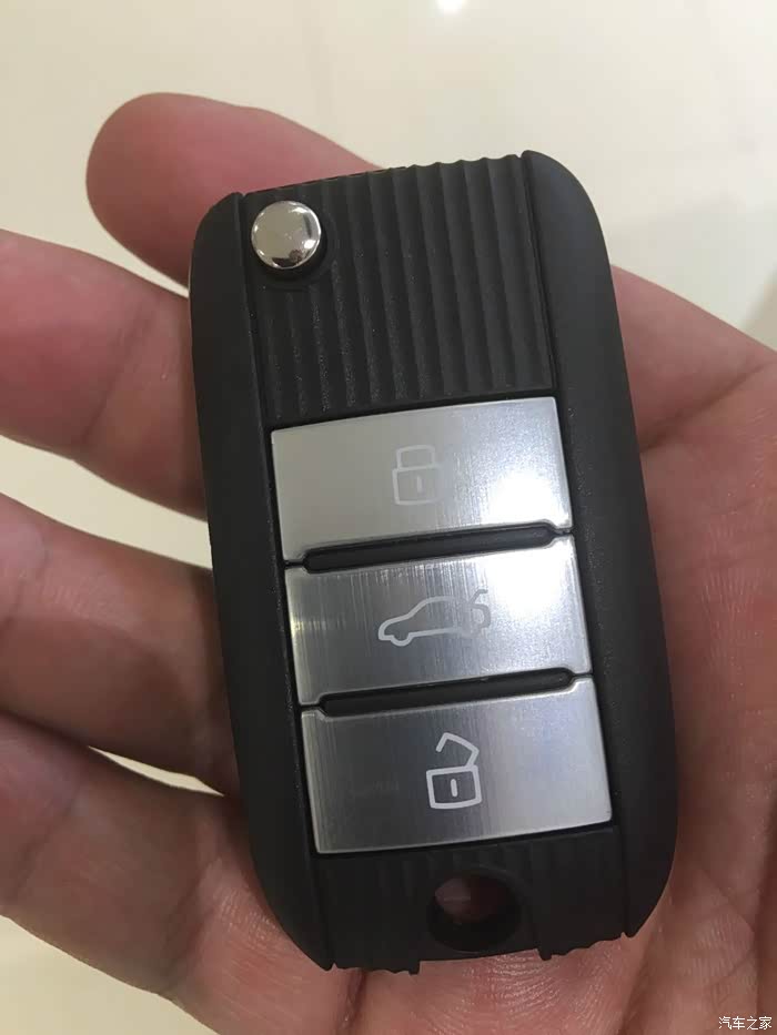 这钥匙手感不错,按键也挺好