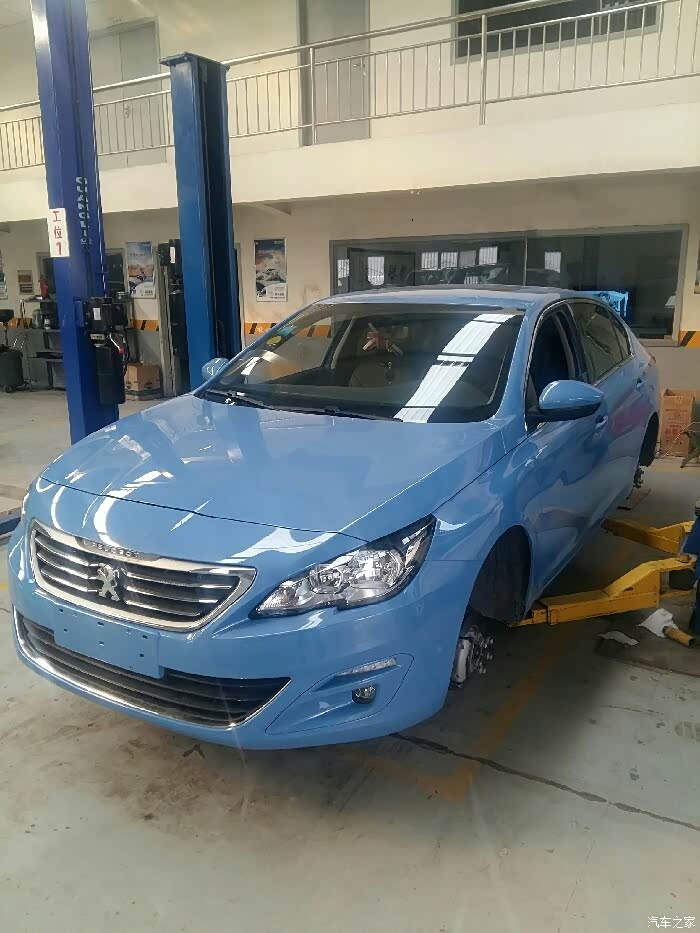 全车喷漆改色阿布扎比蓝唯一的爱狮