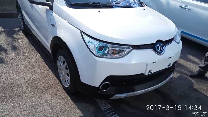 【图】在大连星海看见北汽180实车了_北汽新能源ec论坛_汽车之家论坛