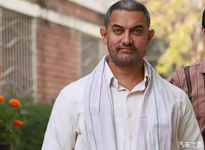 最后再来张阿米尔汗照片此刻觉真帅呀