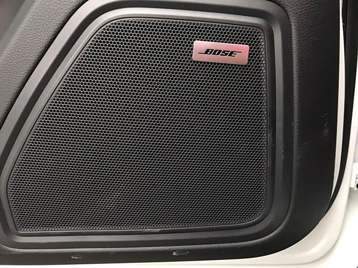 我的bose音响,下雨天,踢脏啦