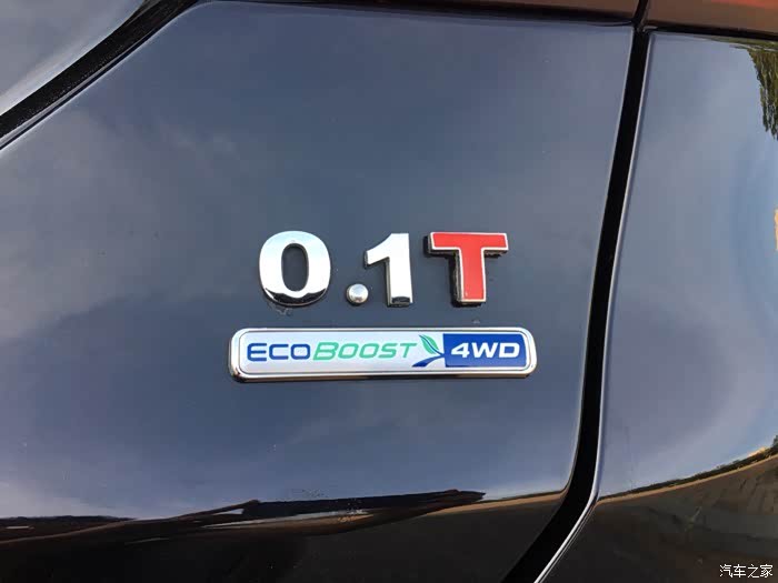 5t豪华版车后面为啥贴着混动标志?