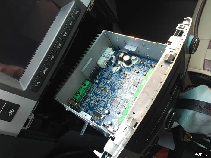 s6更换7850功放芯片作业,也可以叫拆中控的教科书~~哈_比亚迪s6论坛