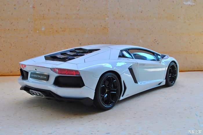 又提新车啦人见人爱的兰博基尼埃文塔多aventadorlp7004