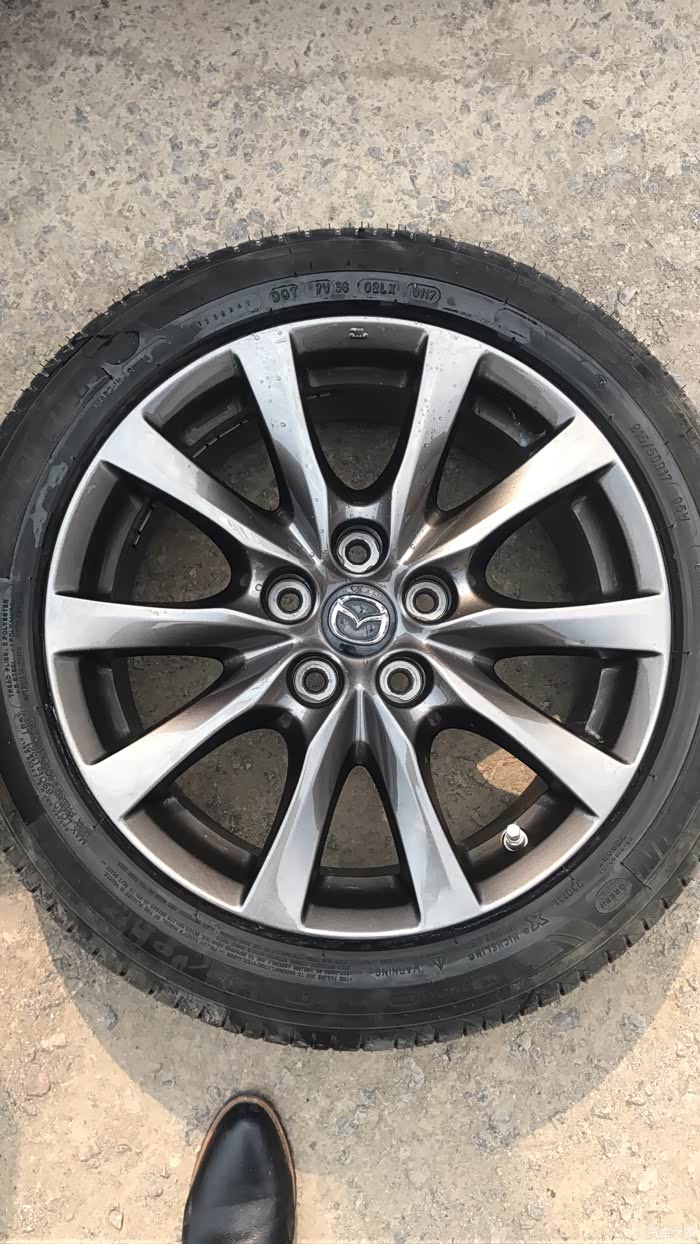 出阿特兹原厂17寸轮毂四个不带胎