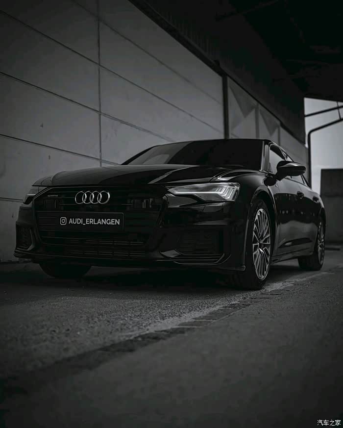 奥迪a7黑武士内外兼备高颜值轿跑