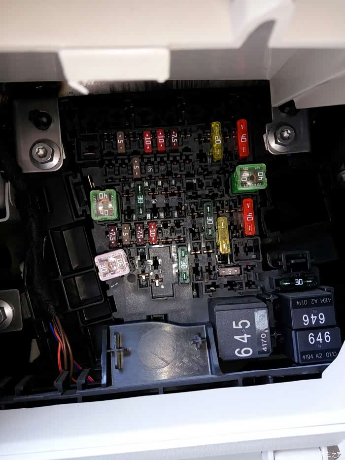 15款明锐点烟器保险丝