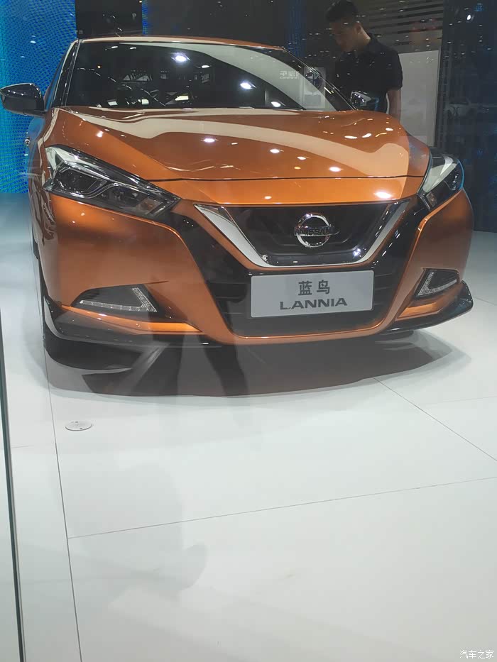 蓝鸟,年代再变,造型在变,变的名称(记得九几年亲戚开辆蓝鸟王,很高级