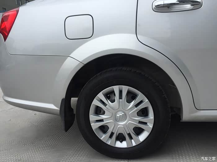 三年凯越.换15款的轮毂盖,铝合金就不换了