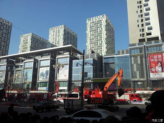 2016年1月25日辽宁营口鲅鱼圈商业大厦大火求置顶