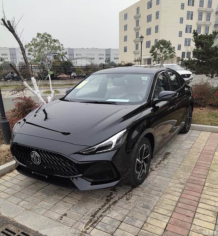 10万级潮流小车,名爵5外观个性时尚,适合年轻消费者