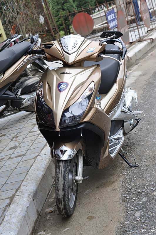 游走在弯梁之国---越南,街拍越南摩托