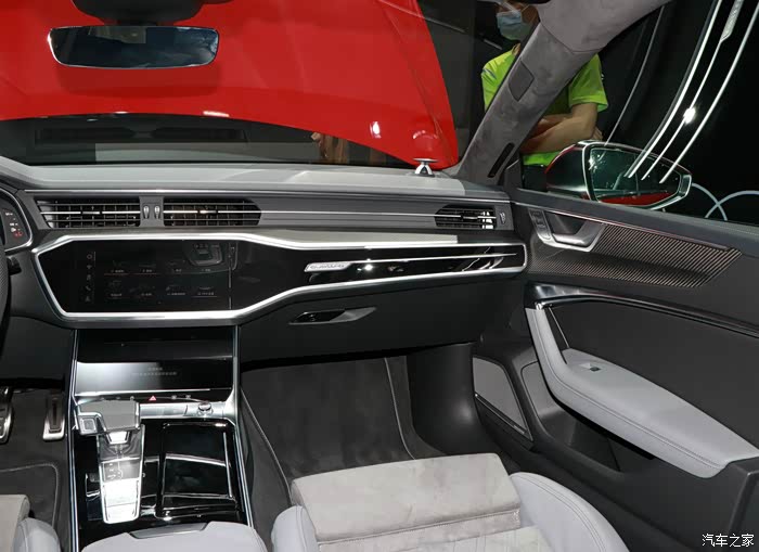 【打卡广州车展】图解奥迪s7内饰和动力