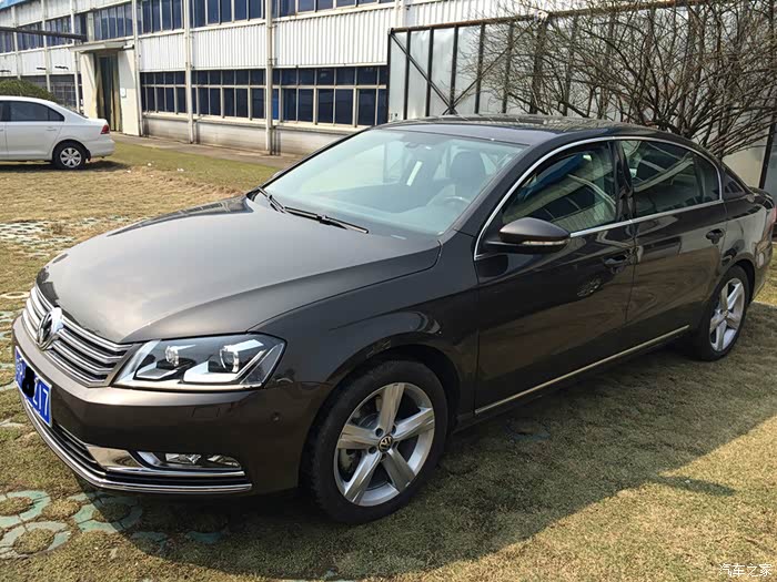 提车2015款迈腾尊贵(橡木棕)