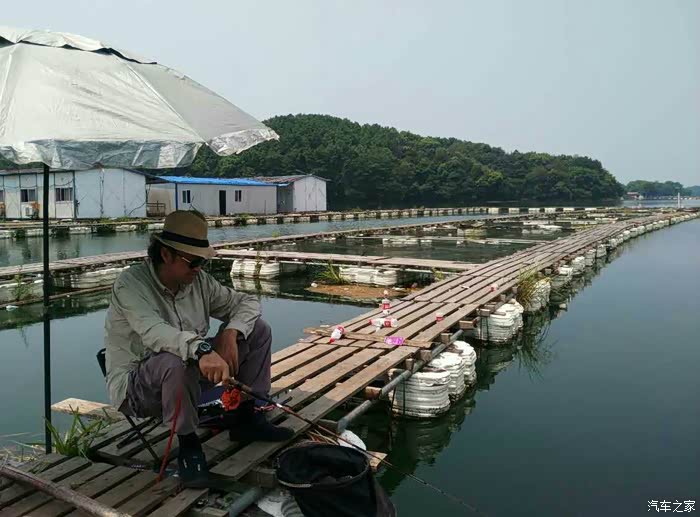 6点多一点就到了柘林湖二子筏钓基地.