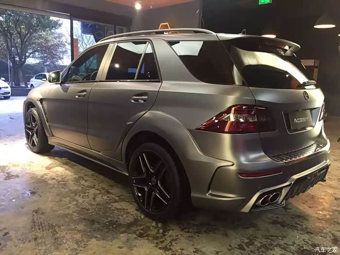 好兄弟的这辆奔驰ml改装的实在太有腔调了先发几张图片欣赏