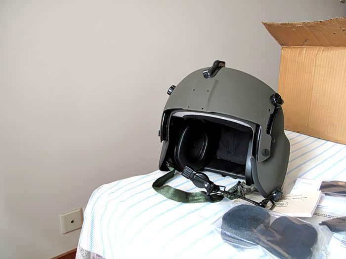 弄顶这样的美军阿帕奇武装直升机飞行头盔用如何