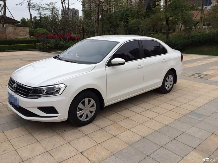 昨天提17款白色捷达自动时尚版