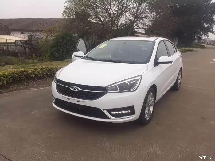 佛山实拍白色艾瑞泽5