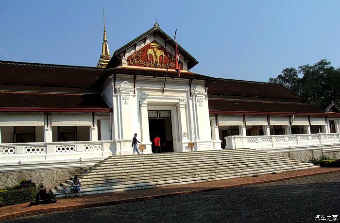 拍摄老挝老挝游之琅勃拉帮二金碧辉煌的老皇宫