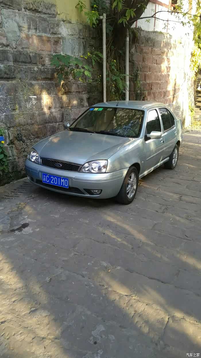 老子故意开个波尔皮去看宝马,尼玛最破烦那种狗眼看人低的人了.