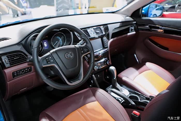 北汽绅宝x55内饰不错的第一印象原创度高质感不错