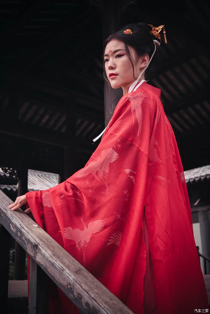 【古风古韵汉服媳妇当车模】-----古城魅力的高冷女王范