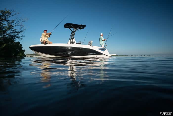 申御水陆空美国进口scarab圣甲虫195hoifish运动快艇鉴赏