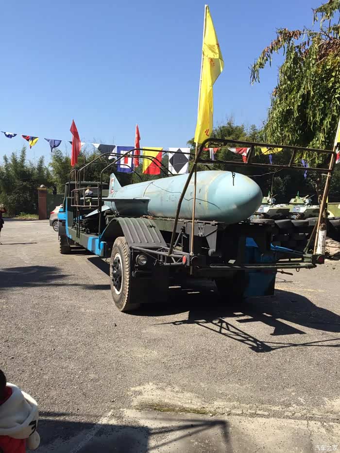 携妻带儿在风和日丽的日子来一炮