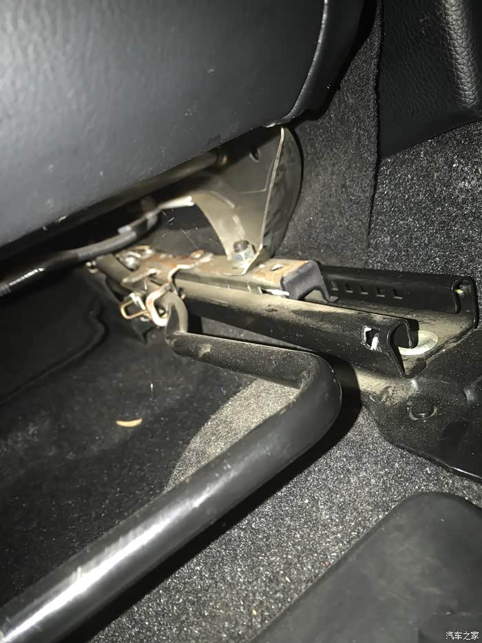 【图】16年双擎主副驾驶座椅生锈,醉了_卡罗拉论坛_汽车之家论坛