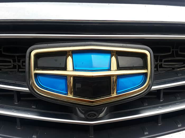 你们发现没博越车标颜色不一样