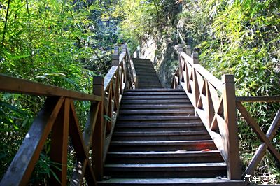 泉州北溪文苑桃花谷 泉州北溪文苑旅遊風景區位於永春縣岵山鎮北溪村