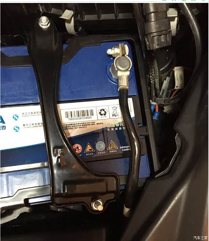 八代雅阁更换大容量电瓶