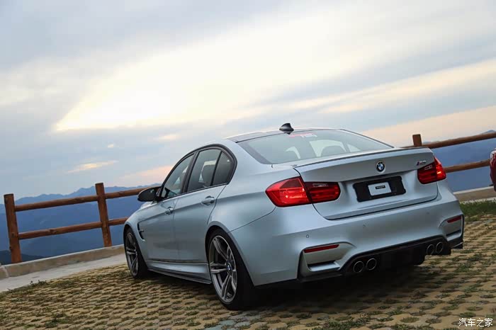 m3银石色妙峰山顶作业