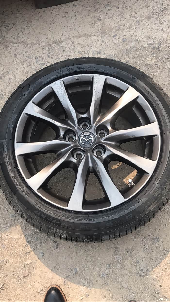 出阿特兹原厂17寸轮毂四个不带胎