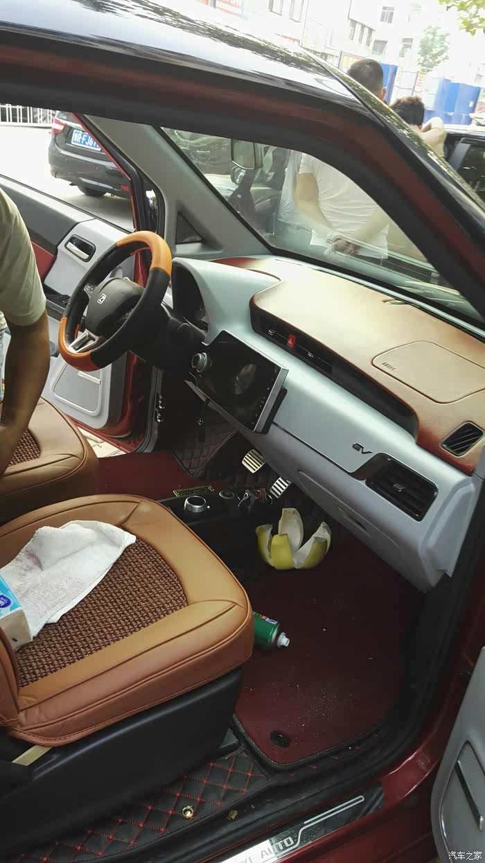 众泰e200内饰改装